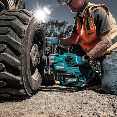 The GWT09 impact wrench, seen here, is the short-anvil variant of the existing GWT10 model.