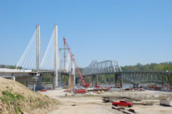 The new Don Welge Memorial bridge (left) and the original Chester Bridge.