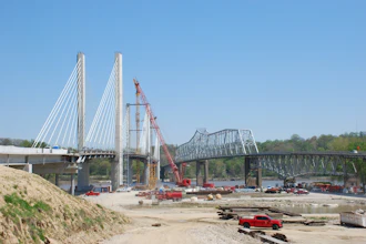 The new Don Welge Memorial bridge (left) and the original Chester Bridge.